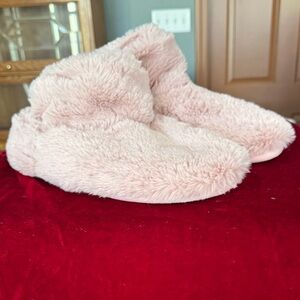 Dearfoams Women's Pink Fuzzy Slippers